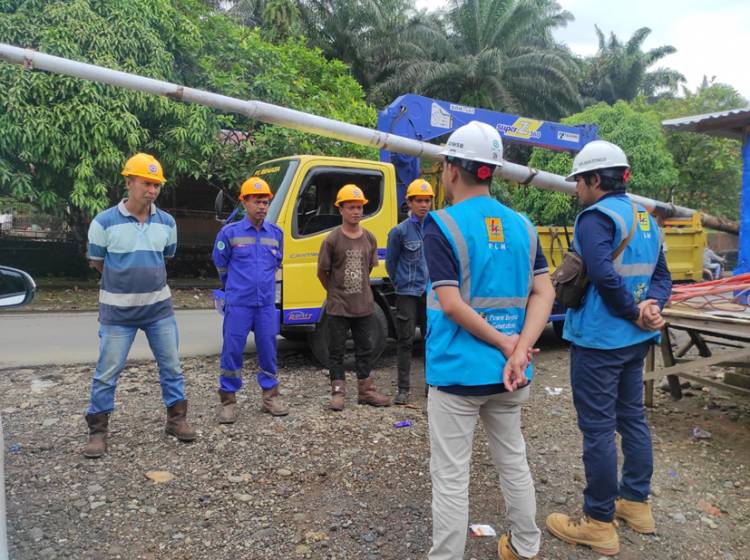 PLN Gerak Cepat Pulihkan Listrik di Pasaman Barat, Sehari Passcagempa Listrik kembali Normal
