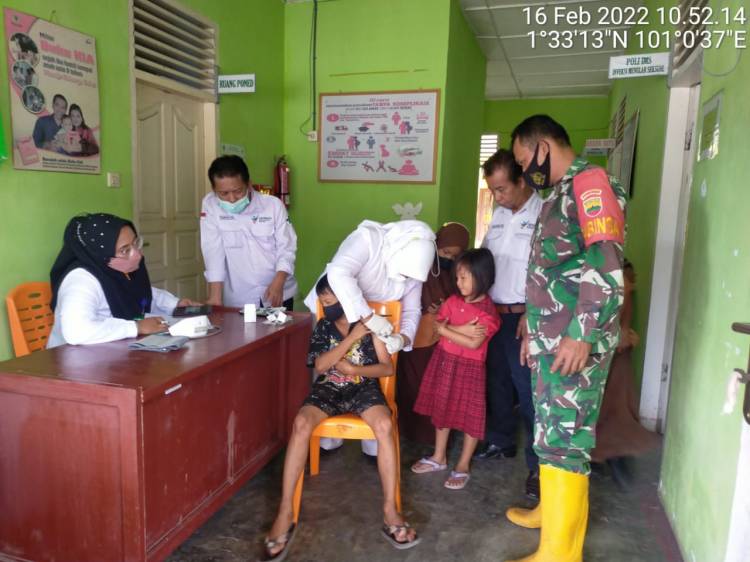 Babinsa Koramil 02/TP Monitoring Vaksinasi Pelajar SD dan Madrasah 