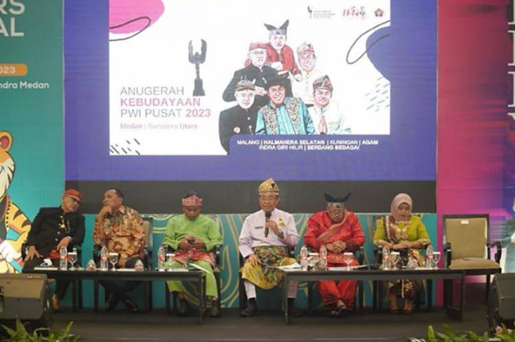 Dialog Kebudayaan HPN 2023: Bupati Inhil Paparkan Kondisi dan Ketergantungan Masyarakat terhadap Kelapa