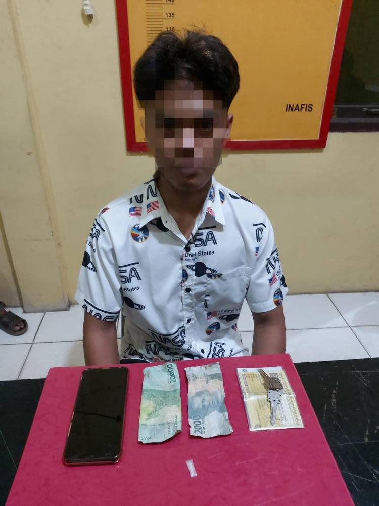 Saat Melintas Di Bandara Tempuling, Bandar Shabu Di Bekuk Petugas Kepolisian