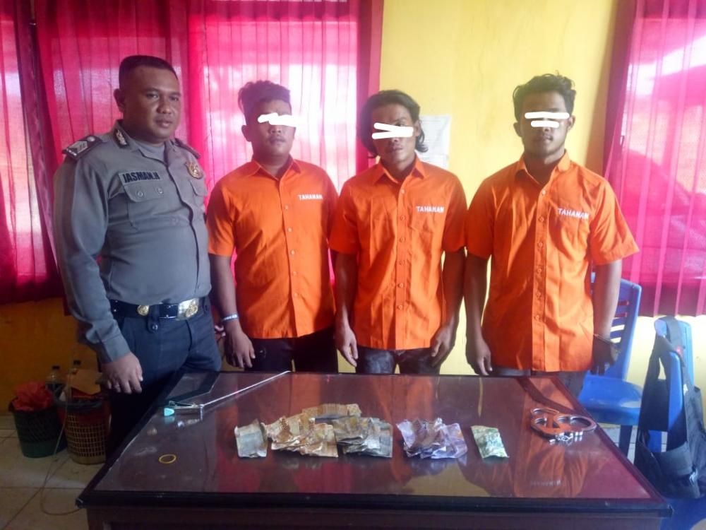 11 Pria Diamankan Polisi Saat Bermain Judi Di Barak PT. MAS Desa Danau Lancang
