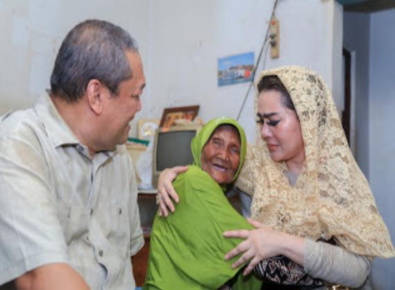 Papuk Irah Seorang Nenek Yang Viral Naik Panggung,Demi Allah Saya Tidak Di Bayar Naik Panggung