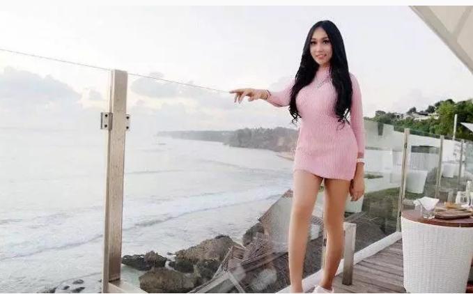 Lucinta Luna Membuat pengakuan Menghebohkan,Sudah Mengencani 25 Pria Terkenal