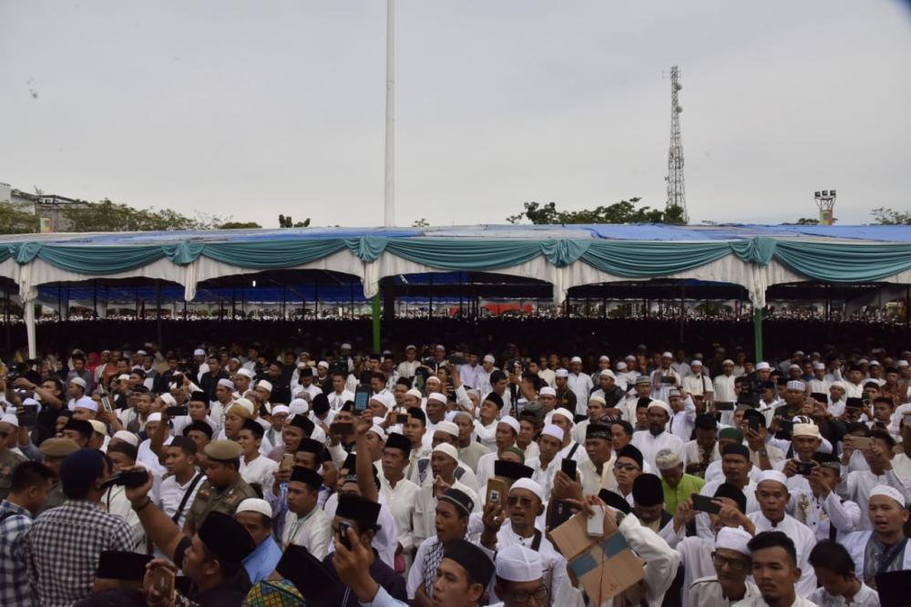 Tausiyah Oleh UAS, Bupati Inhil Mengaku Takjub Melihat Lautan Manusia
