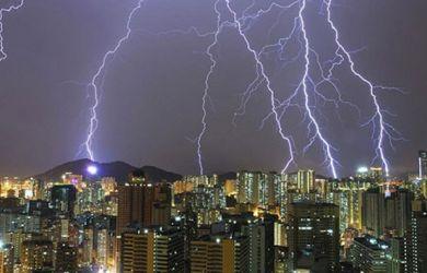 Sambaran Petir dengan Mitos dan Faktanya Ternyata Memang Benar Mengerikan