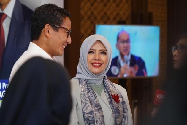 Perhatian Istri Cawapres No 02 Sandi,Nur Asia Banyak Nitizen Wanita Baper Melihat Perhatian dan Ini Mamfaatnya