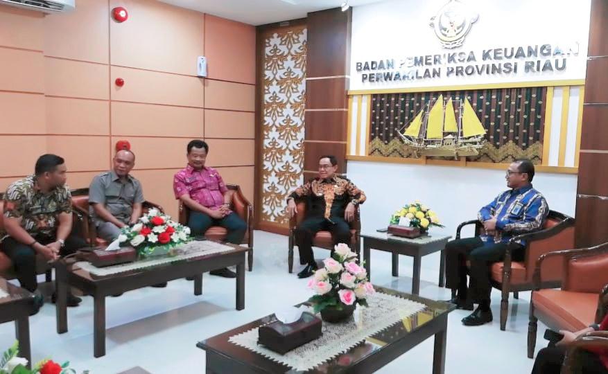 Bupati Inhil Serahkan LKPD Tahun Anggaran 2018 Kepada BPK