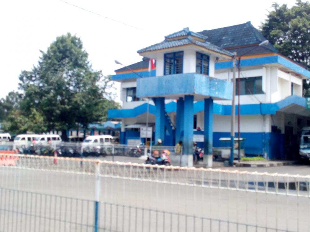 Cegah Penyebaran Covid-19, Area Terminal Banjar Disemprot Disinfektan Tiap Pagi.