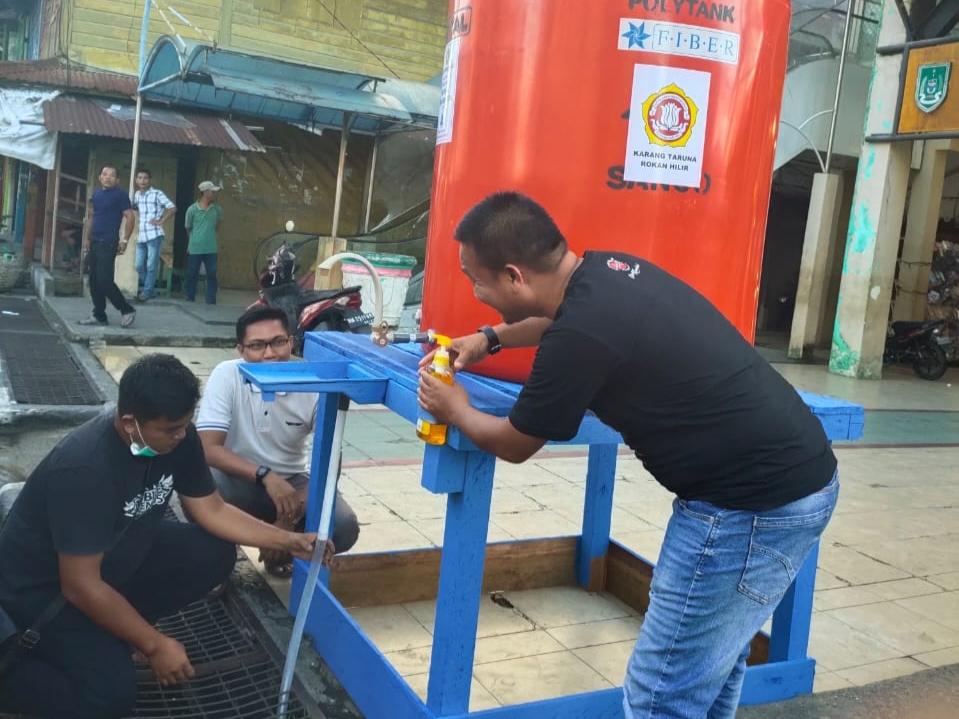 Karang Taruna Rohil Sediakan Tempat Cuci Tangan, ini Lokasinya..