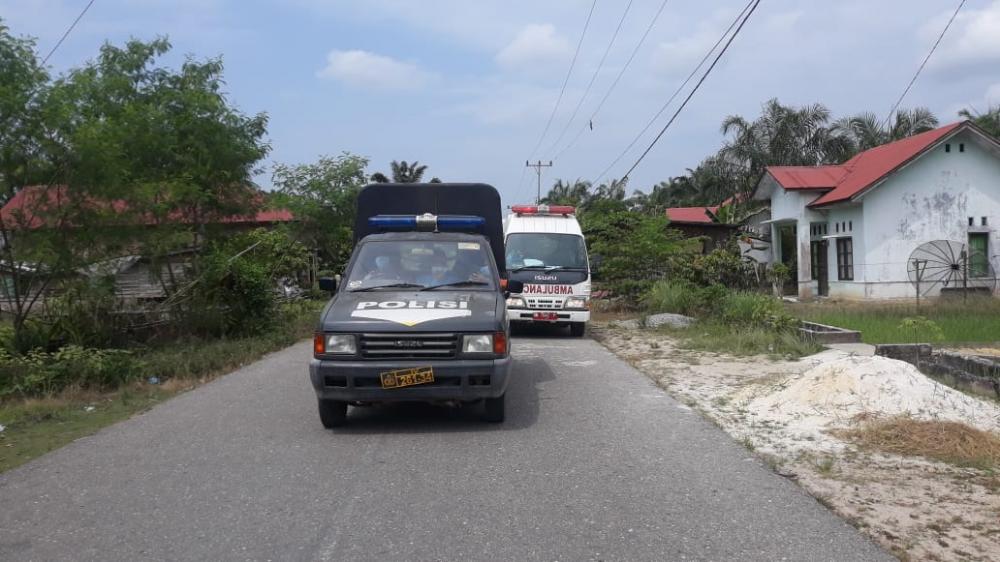 Kapolsek Bangko Pusako Berkeliling Sosialisasikan Pencegahan Virus Covid-19 