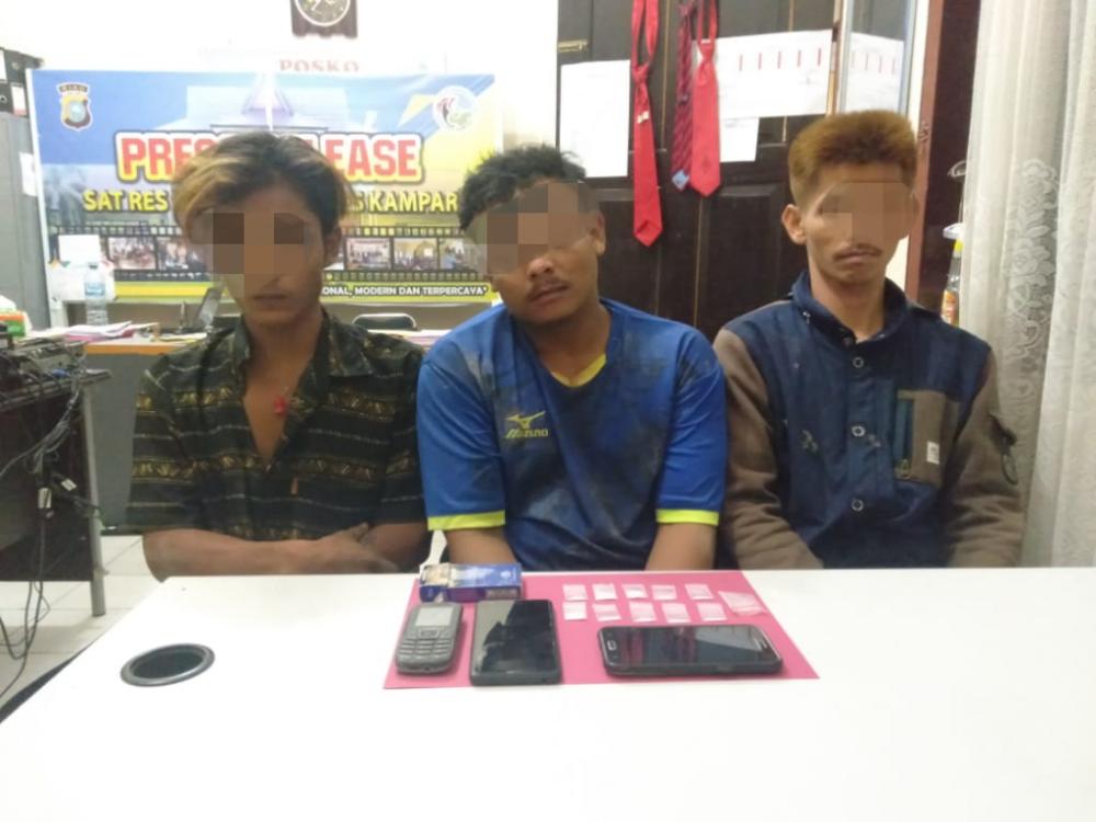 Tiga Pengedar Shabu Diringkus Resnarkoba Polres Kampar di Desa Kuntu Kampar Kiri