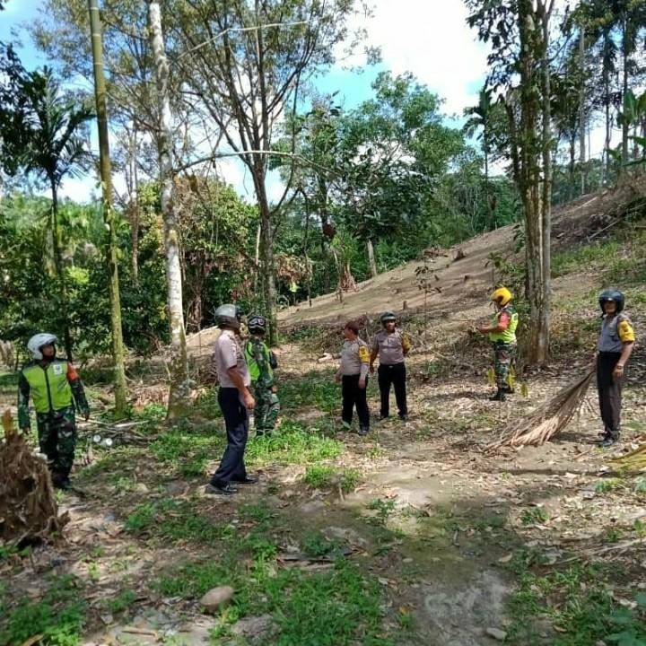 TNI - Polri Pantau Titik Api Hotspot