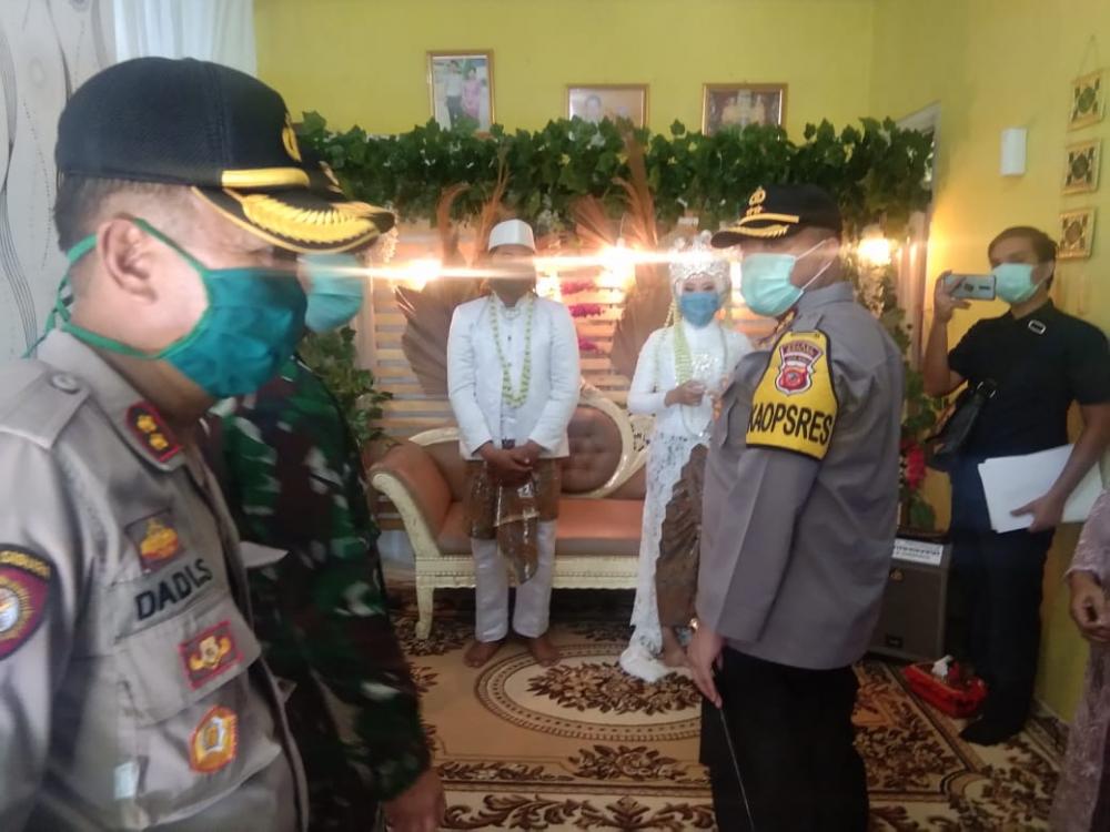 Nikah Terapkan Social Distancing, Kapolres Berikan Apresiasi