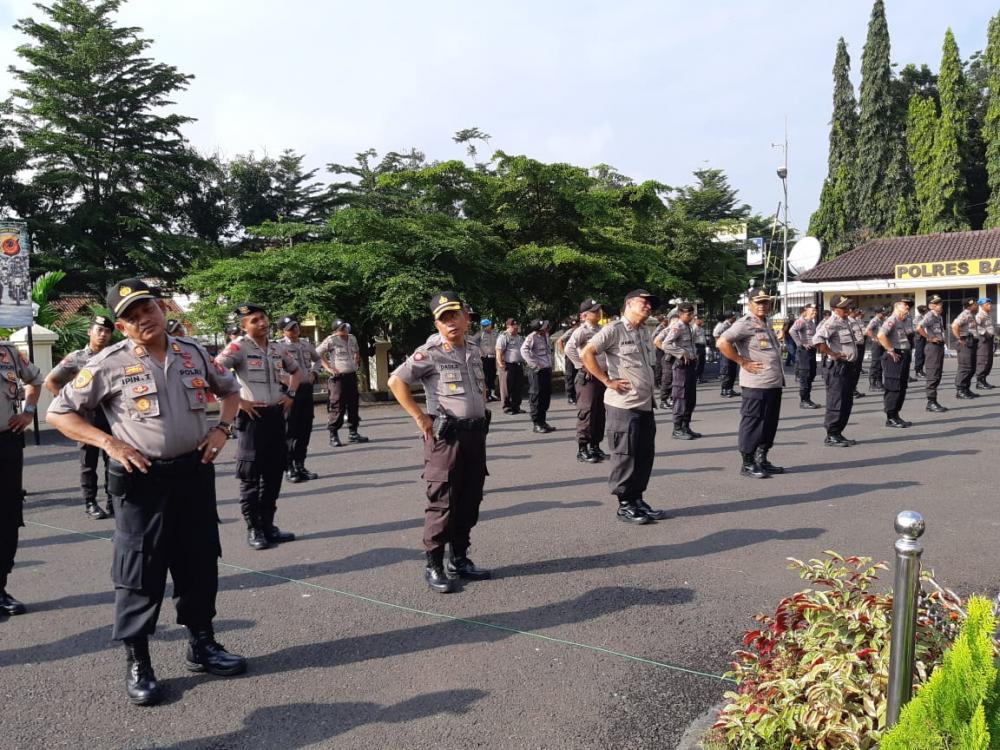 Anggota Polres Banjar dan Jajaran Polsek Banjar Polres Banjar Adakan Senam AW S3