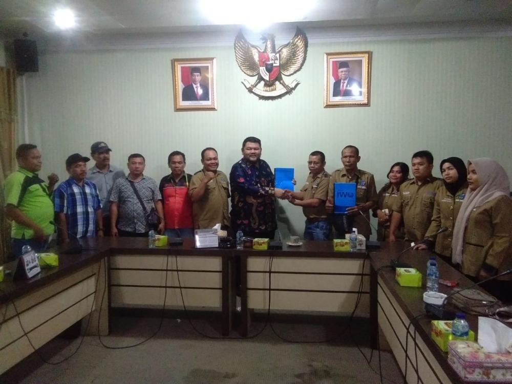 Pengurus PD IWO Rohul jalin Silaturrahmi dengan Ketua DPRD Rohul.