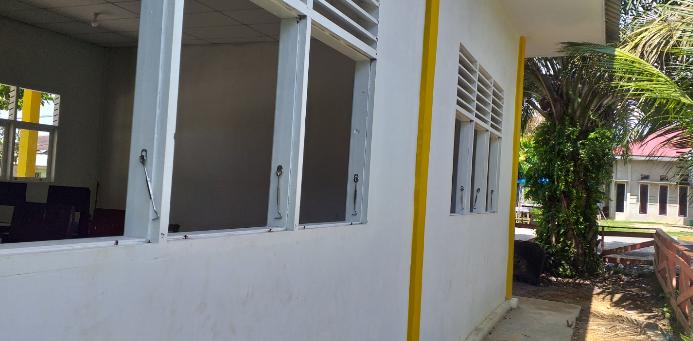 Wah...pembangunan RKB SD OO6 di Kecamatan Rambah Kabupaten Rohul,masih terbengkalai.