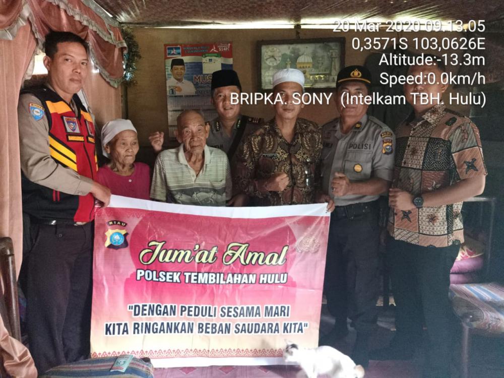 Jum'at Amal,Polsek Tembilahan Hulu Salurkan Bantuan Pada Keluarga Kurang Mampu