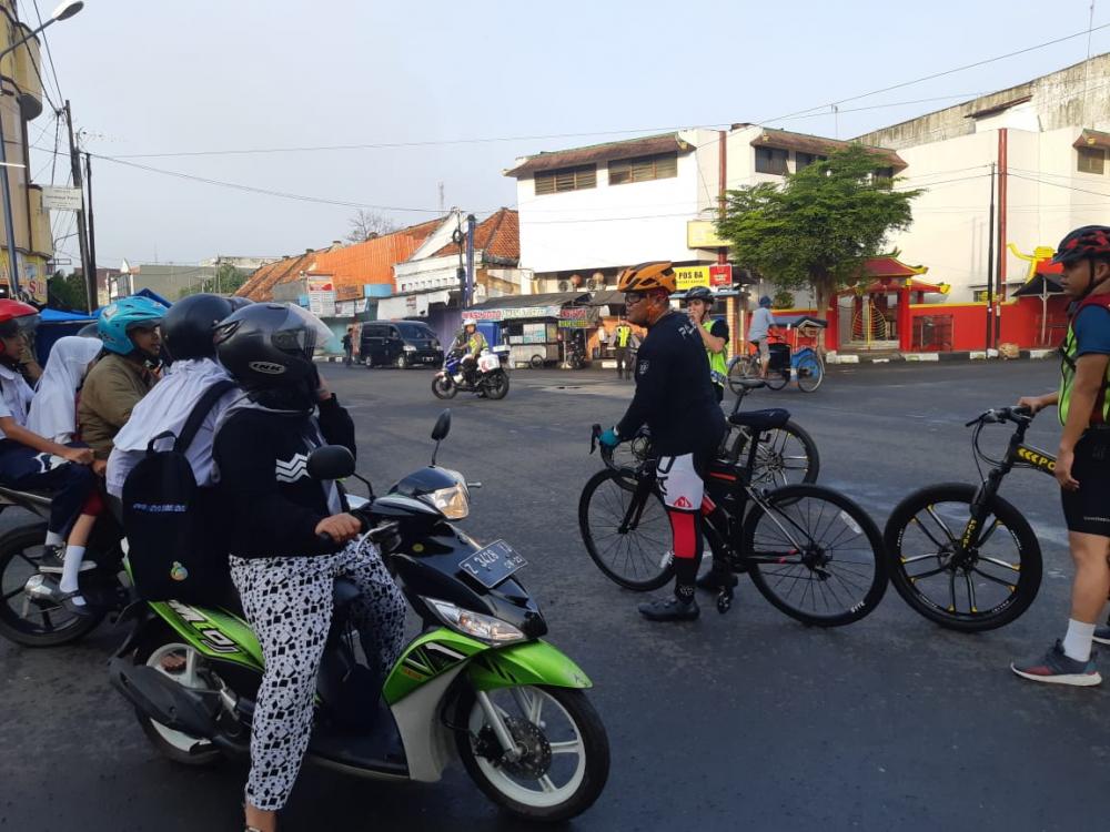 Kapolres Banjar Beri Himbauan Ke Masyarakat Soal Covid - 19  Saat Lakukan Gowes Sehat
