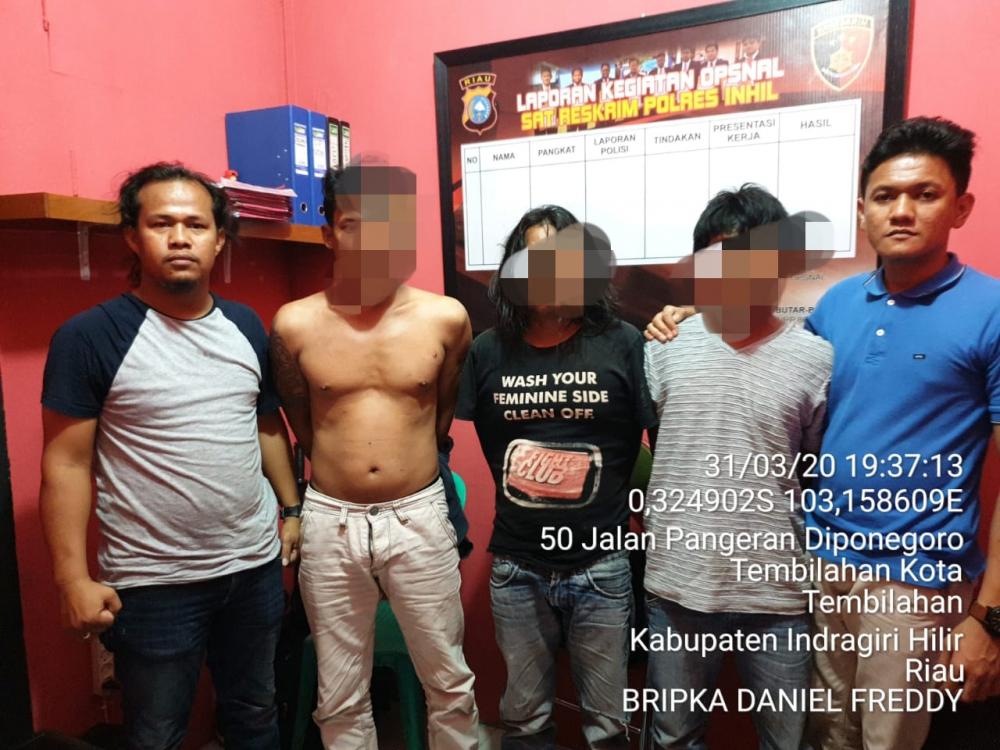 Akibat Membocorkan Istri Kawan Selingkuh Dengan Salah Satu Tersangka,Tiga Laki Laki Ini Keroyok Korban