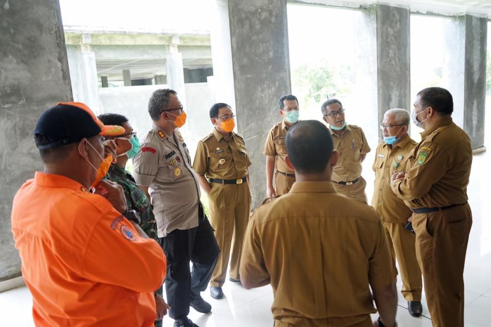 Bupati Inhil bersama Tim Gugus Tugas Covid-19 Inhil Tinjau Lokasi Untuk Rumah Sakit Khusus Karantina.