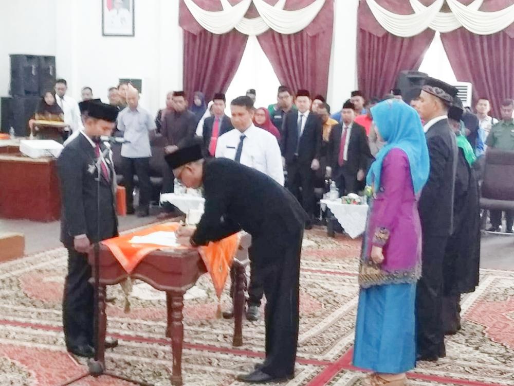 Ketua KPUD Rohil Lantik 90 PPK se-Rohil