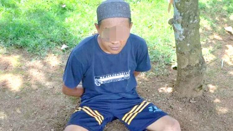 Biadab! Pemuda 25 Tahun Penggal Kepala Ayah Kandung, Kepalanya di Tenteng Keliling Kampung