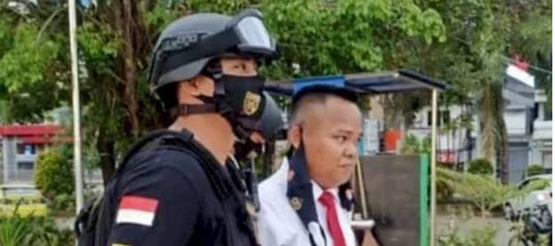 Demi Untuk Mendapatkan Pujaan Hati,Pria Ini Pura Pura Jadi Polisi