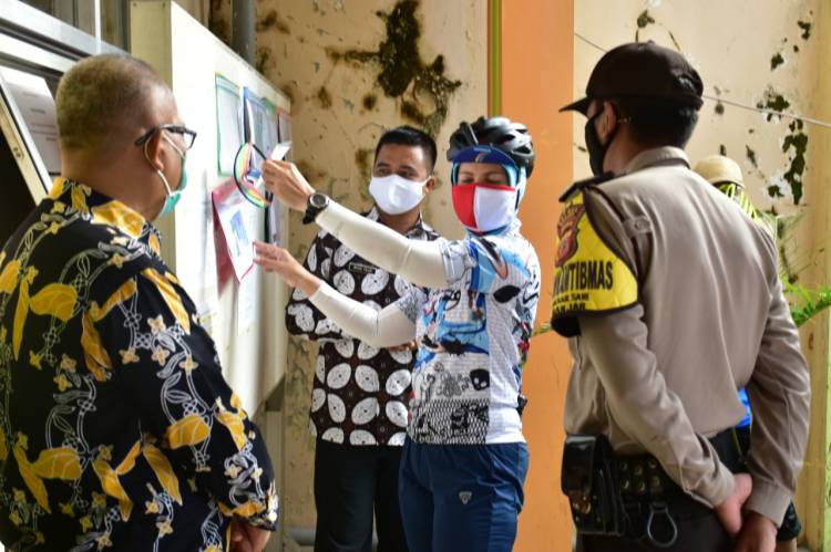 Kapolres Banjar Cek Posko PPKM Mikro Desa Balokang dan Kelurahan Mekarsari
