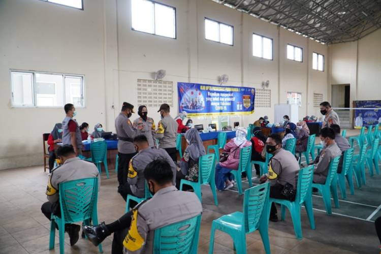 Setelah 2 Minggu Vaksinasi Tahap Pertama, Personel Polres Banjar Menjalani Vaksinasi Tahap ke-2