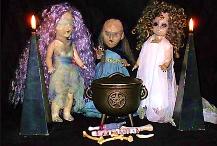 Ngeri, Dukun Muda Bunuh Ibu Rumah Tangga dan Putranya untuk Ritual Menghasilkan Uang