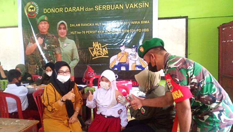 Sambut HUT Korem 031/Wira Bima ke-63, Kodim 0314/Inhil Taja Kegiatan Donor Darah dan Vaksinasi