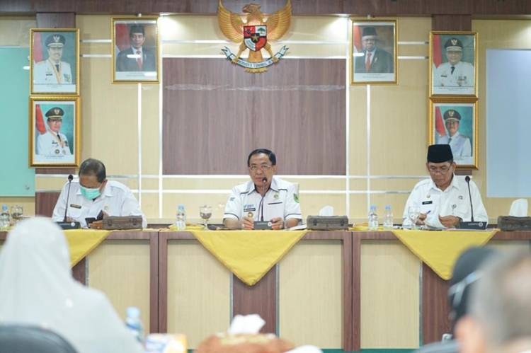 Bupati Inhil HM. Wardan Minta Disdik Segera Proses Gaji Guru Bantu Provinsi