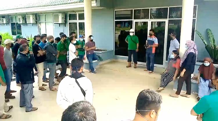 Ratusan Karyawan PT ASI-PKS Inhil Unjuk Rasa Tuntut Gaji dan Hak Lain yang Belum Dibayar