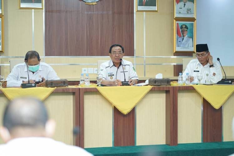 Bupati Inhil Pimpin Rapat Evaluasi Realisasi Fisik dan Keuangan Tahun 2022
