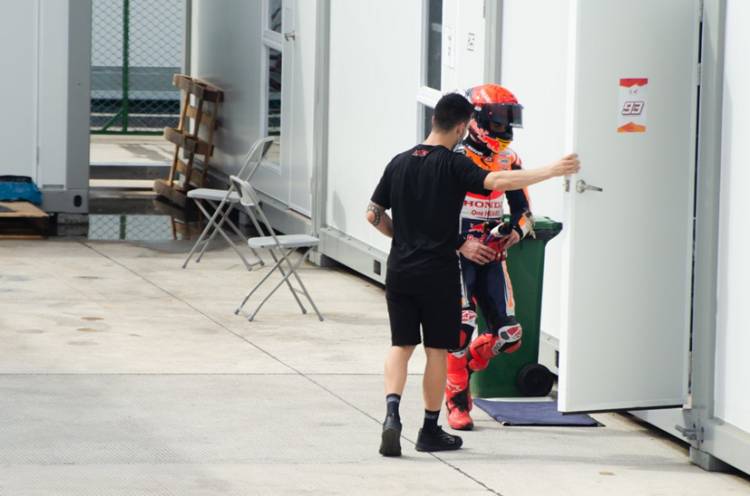 Marquez Dibawa ke Rumah Sakit Setelah Alami Kecelakaan di Sirkuit Internasional Mandalika