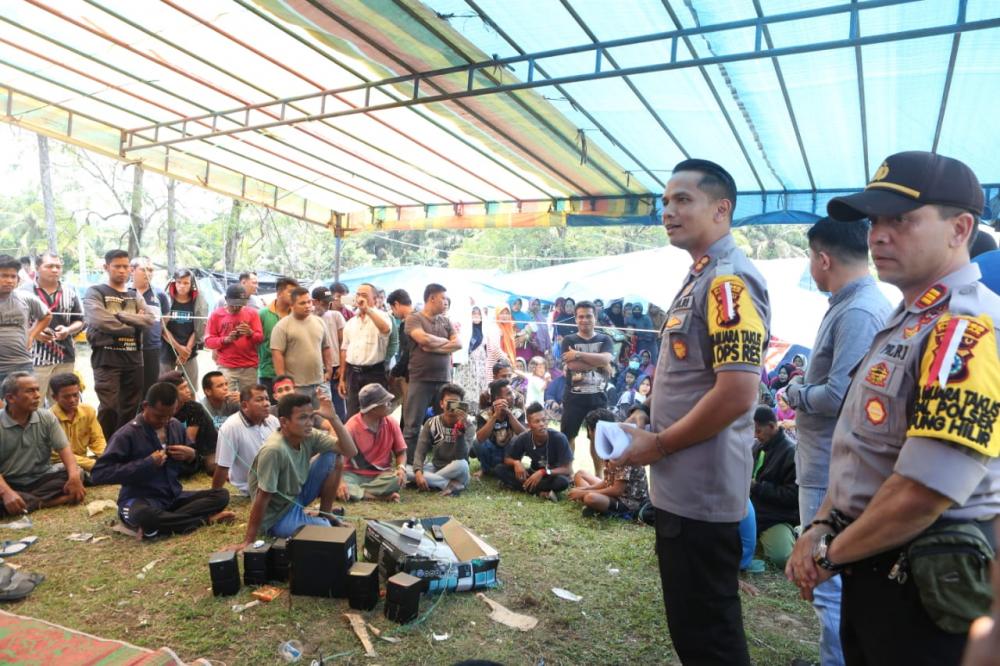 Kapolres Kampar Temui Masyarakat Desa Koto Aman dan Sampaikan Himbauannya