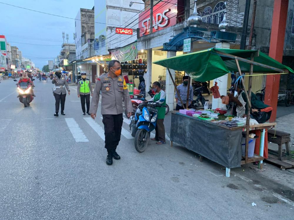 Kapolres Inhil AKBP Indra Duaman: Setiap Orang Yang Berada Diluar Rumah Untuk Memakai Masker