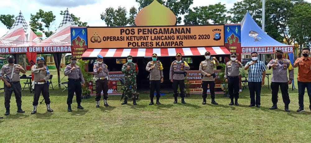 Kapolres Kampar Cek Pospam Ops Ketupat Lancang Kuning 2020 di Lapangan Merdeka Bangkinang