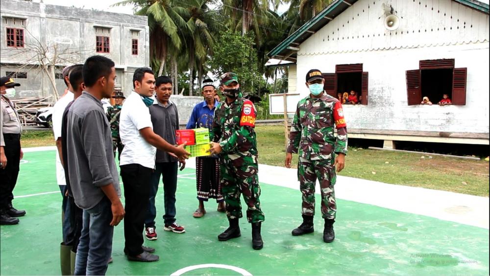 Dandim 0104/A Tim Serahkan Bantuan Sarana, Harapkan Dapat Lahir Atlet Olahraga Bola Takraw