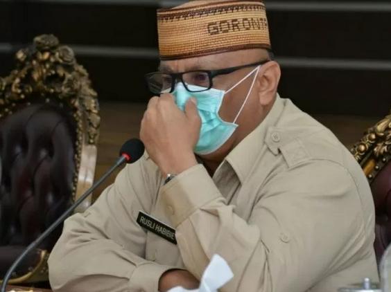 Gubernur Gorontalo Sumbangkan Gajinya Setiap Bulan, Selama Dua Tahun Untuk Membantu Penanganan COVID 19