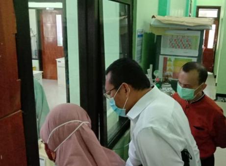 Teganya!!! Bayi di Buang Terbungkus Kain Handuk di Temukan Warga,Dapat Perhatian Dari Bupati