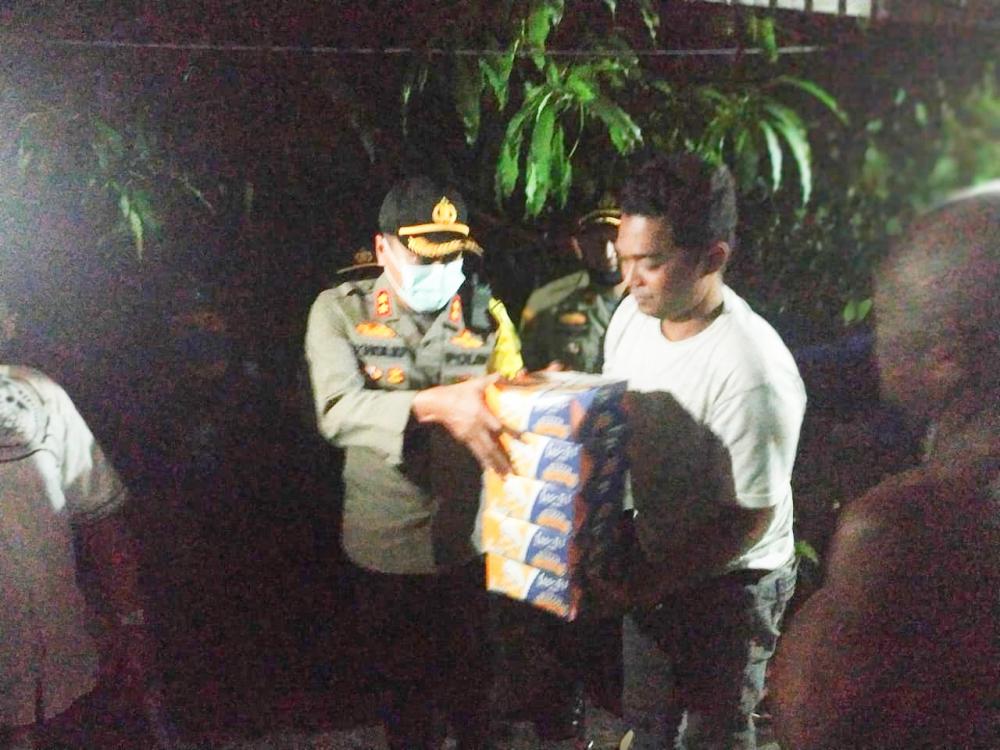 Ramadhan Pertama, Polres Kampar Antar 100 Nasi Kotak ke Rumah Warga Kurang Mampu