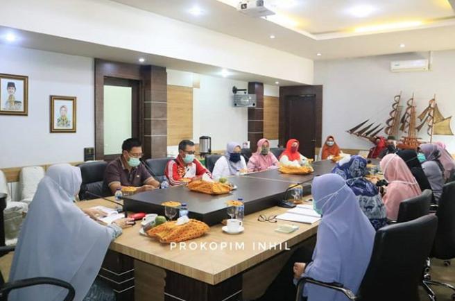 Hj Zulaikhah Wardan Penasehat DWP Inhil Pimpin Rapat Evaluasi LKSA Panti Asuhan Puri Kasih Tembilahan