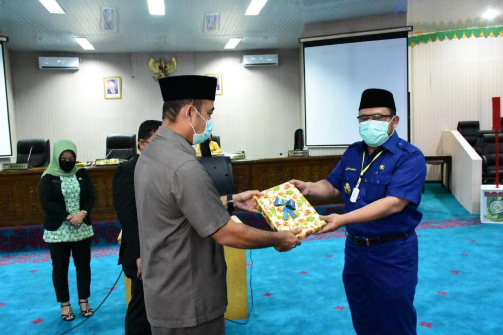 Bupati Kampar sampaikan LKPJ sidang Paripurna di gedung DPRD Kampar
