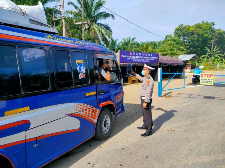 Penyekatan Pra Peniadaan Mudik, 65 Kendaraan Putar Balik di Perbatasan Riau-Sumut