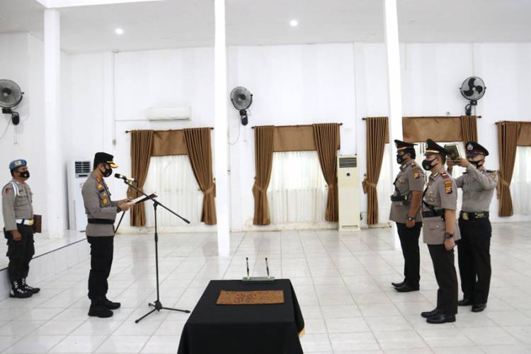 Kapolres Inhil Melaksanakan Upacara Sertijab Kasat Reskrim