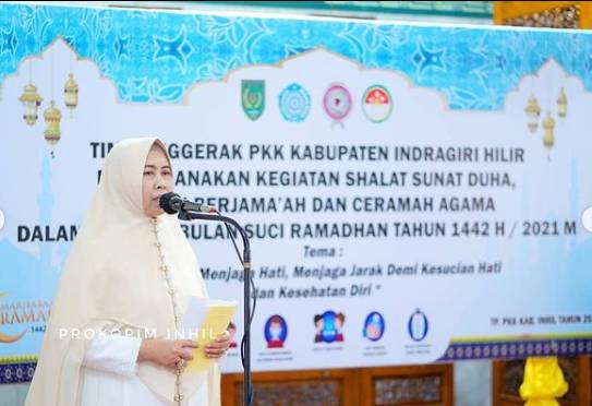 Ketua TP PKK Kab Inhil Hj Zulaika Wardan Menggagas Sholat Duha dan Sholat Tasbih Berjamaah di Masjid Agung Al-Huda