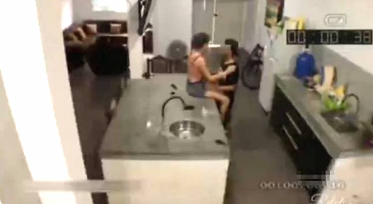 Suami Kerja di Luar Negeri, Istri Terekam CCTV Indehoy Puluhan Kali dengan Empat Pria Lain di Rumahnya