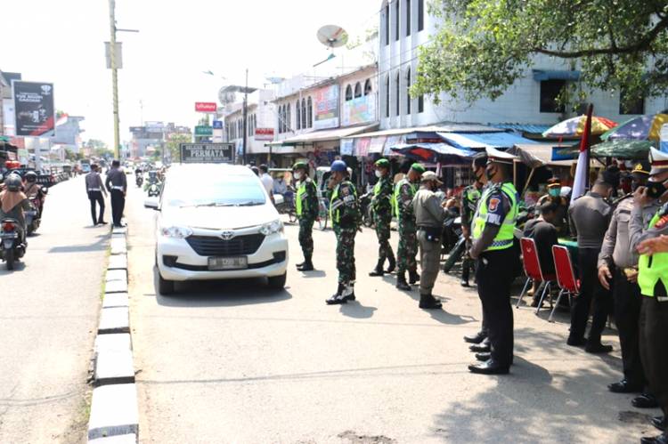 Pelanggar Prokes Covid-19 di Tembilahan Dikenai Sanksi dan Sidang di Tempat