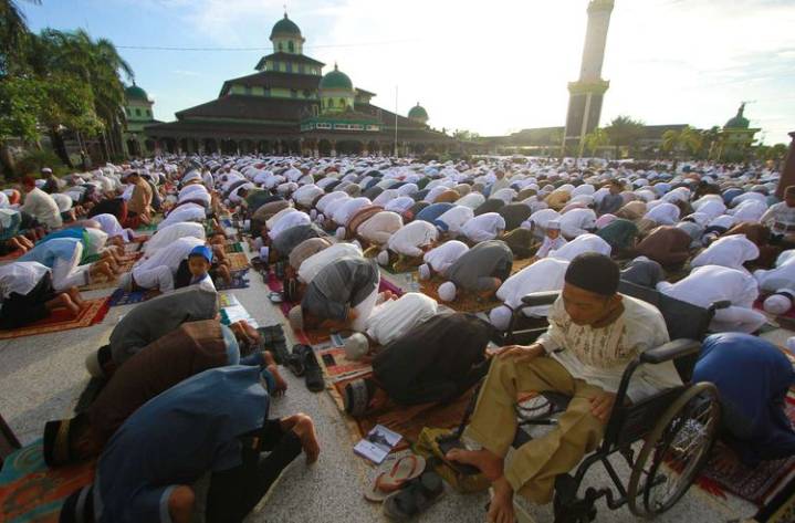 MUI: Sebaiknya Sholat Idul Fitri Dirumah Saja